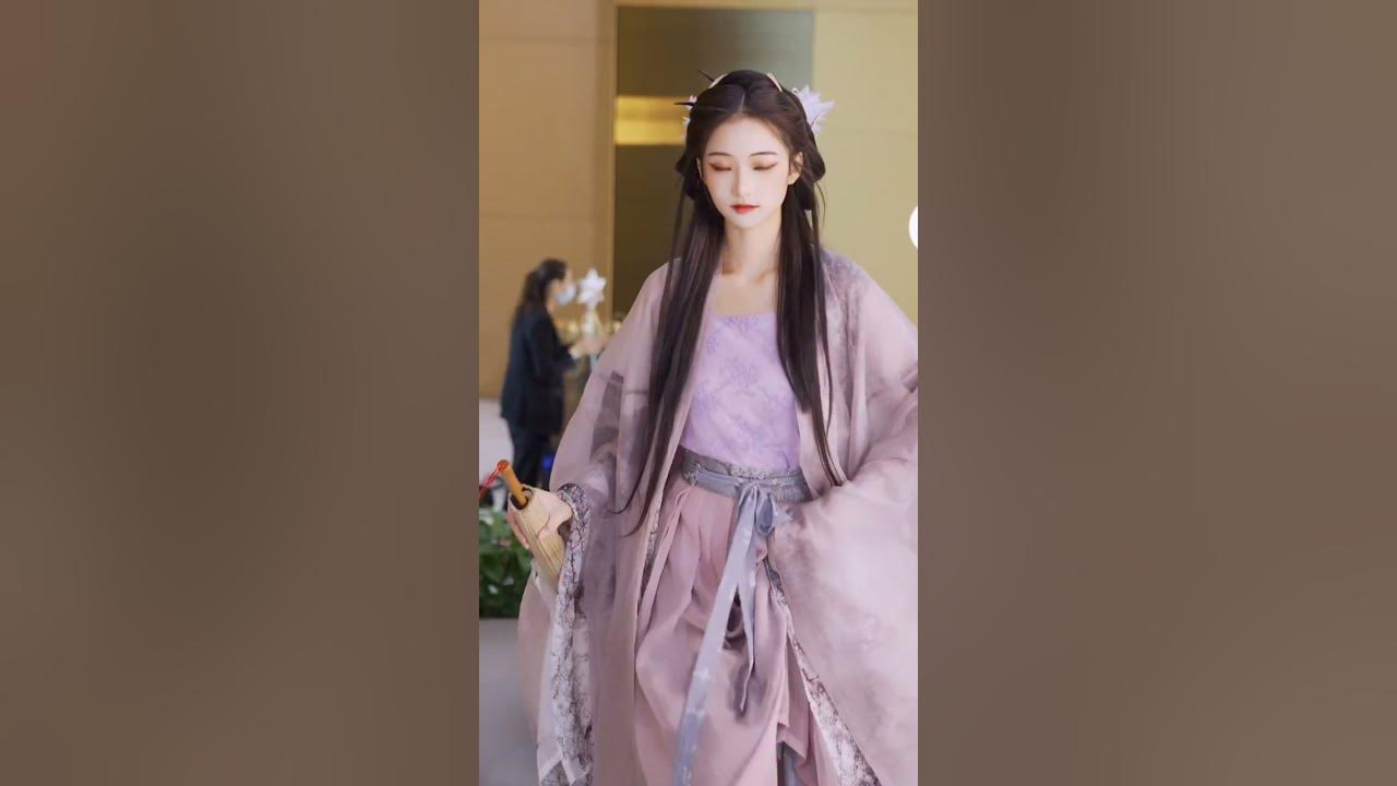 花间酒，人间月。你们要的昏君体验卡来了…#国风合伙人 #美女