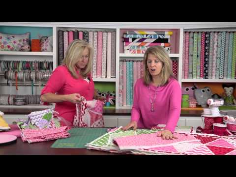 cindy-&-jina's-valentine-pennant-tutorial-|-riley-blake-designs