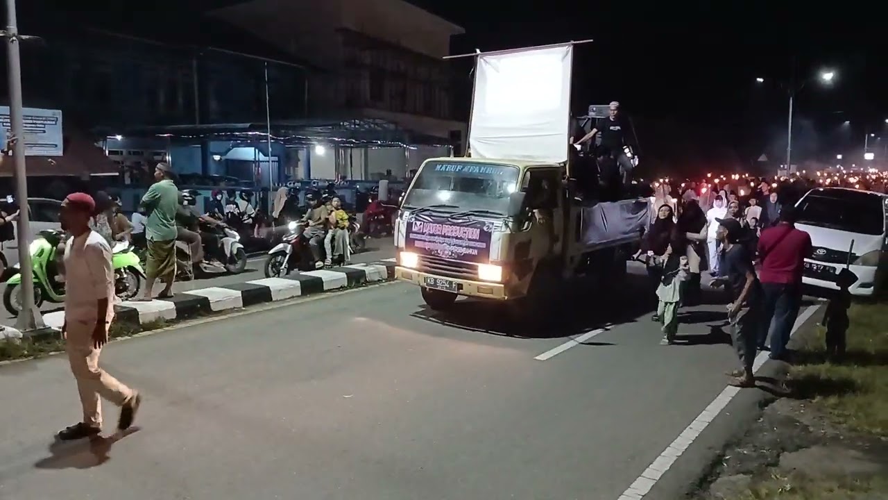 Pawai Obor Menyambut Ramadhan 1447 H di Putussibau 