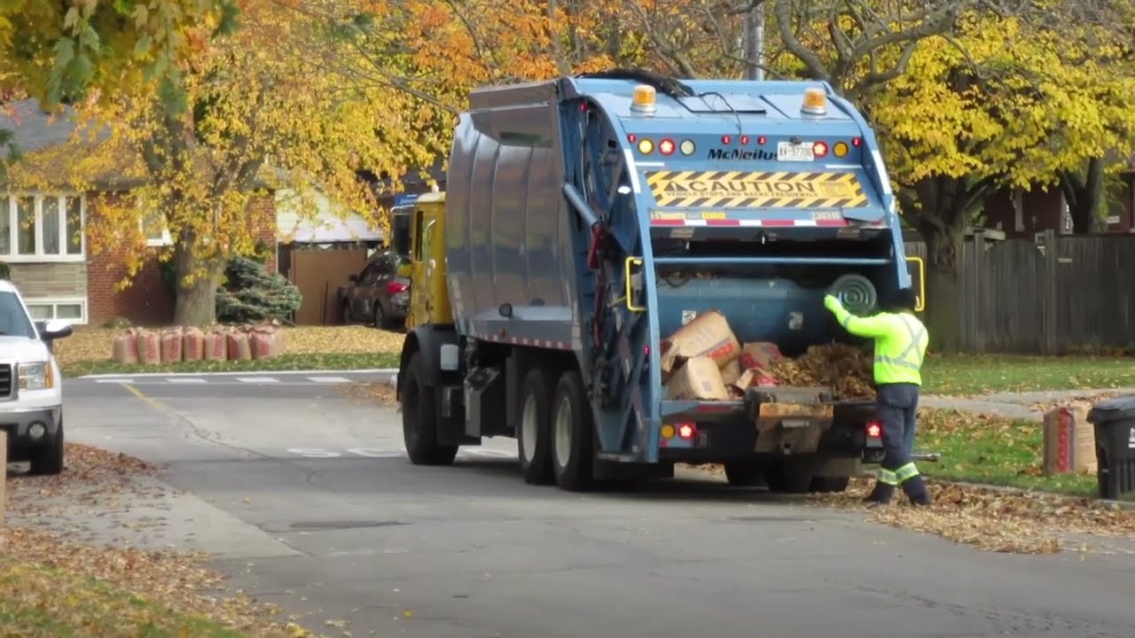 City Of Toronto Garbage Truck Yard Waste Collection YouTube City Of Toronto Garbage Truck Yard Waste Collection YouTube