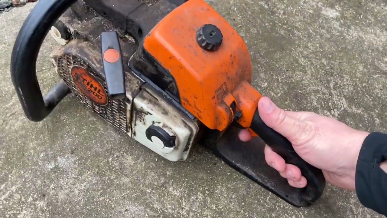 STIHL MS200 - YouTube