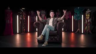 Daisy D-Zire - Behind The Make-Up