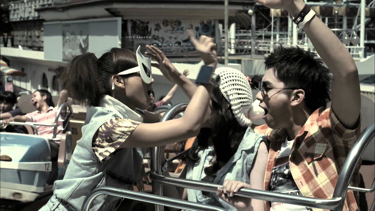 2NE1   I DONT CARE MV