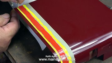 A LARGE MODEL SHOWMAN