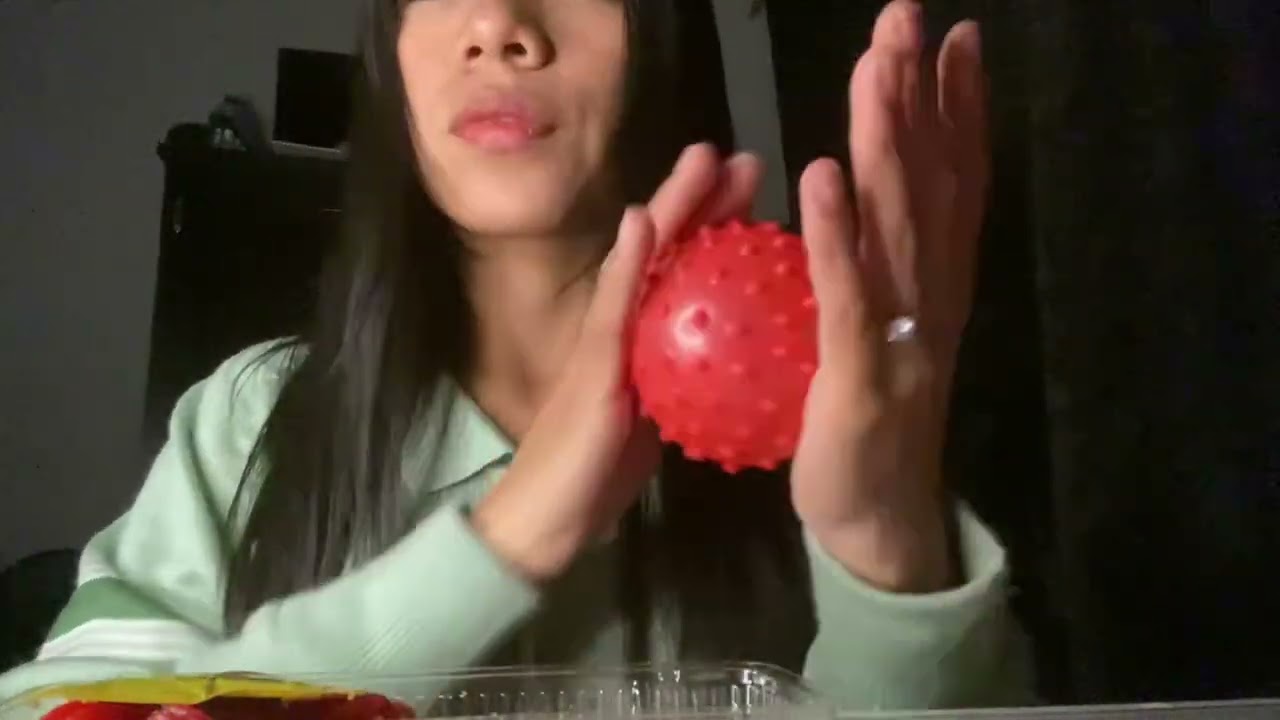 ASMR (triggers)🧸￼🎲