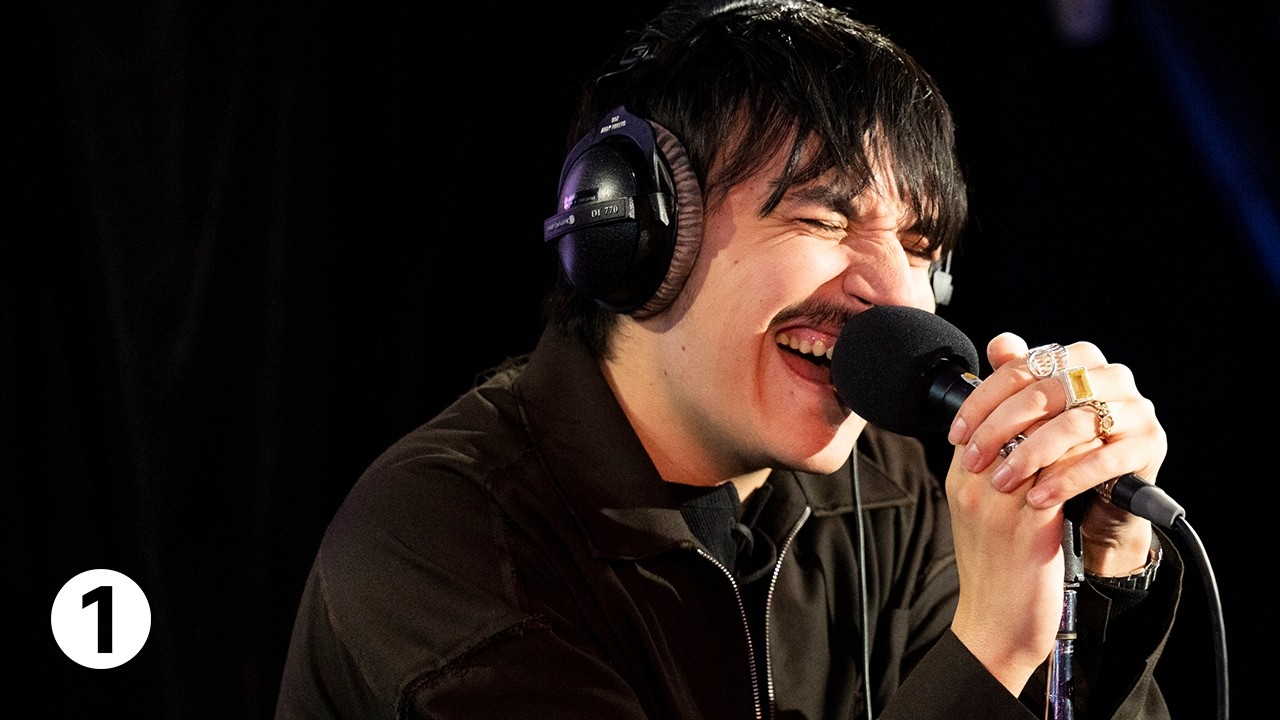 Artemas - Washing Machine Heart (Mitski cover) in the Live Lounge