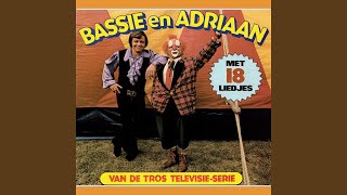 Video thumbnail of "Bassie & Adriaan - ABC "Het Alfabet""