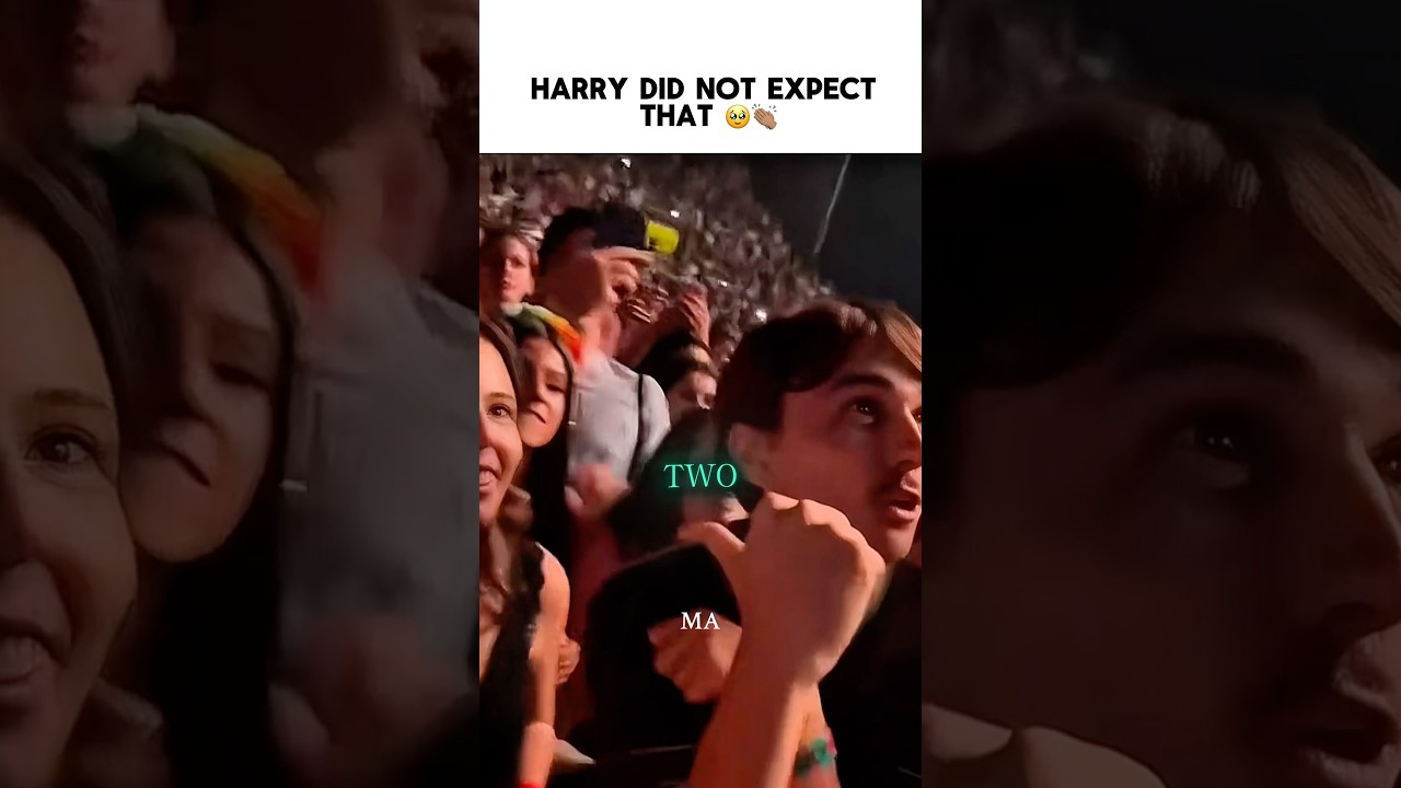 When a fan unexpectedly takes over the live performance 🥹