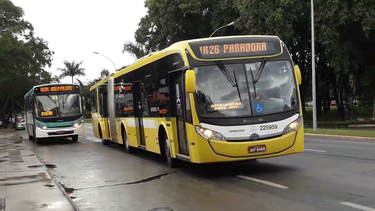 Movimentação de ônibus na parada de ônibus/Estação do Metrô DF da 112 SUL.