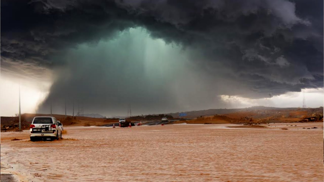 Severe Storm Hits Izki, Oma ⚠️ Black Clouds, Strong Winds, Huge Flash Floods And Majestic Waterfalls