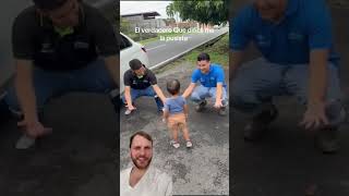 Papá tiene un gemelo y mi hijo no sabe quién es quién 😂 #reaccion