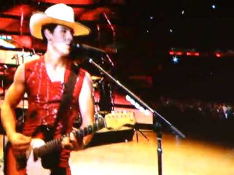 Houston Rodeo 07.03.2010 Jonas Brothers (Keith Urban Cover) Somebody like you