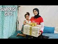 فاجأت بنتي حلا بصندوق هدايا بعد انتهاء الحررب 