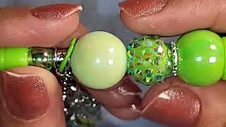 Making #beadablepens & #keychains Using new #beads #stefadors #pen #diy #luminous #bubblegumbeads