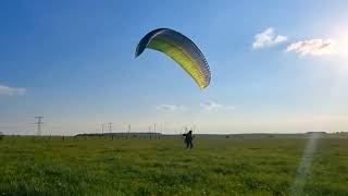 Test-flying a free-flying wing (UP Makalu 3) with a paramotor! 💪😄🙈