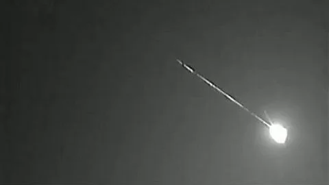 Meteor flashes over UK sky