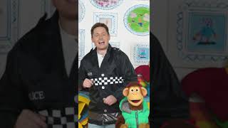 Let's play Find the Missing Hat with David and Milkshake! Monkey in the Milkshake! Studio