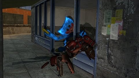 DO NOT ENTER THIS HUG STORE! Huggy Wuggy Nextbot chase - Garry