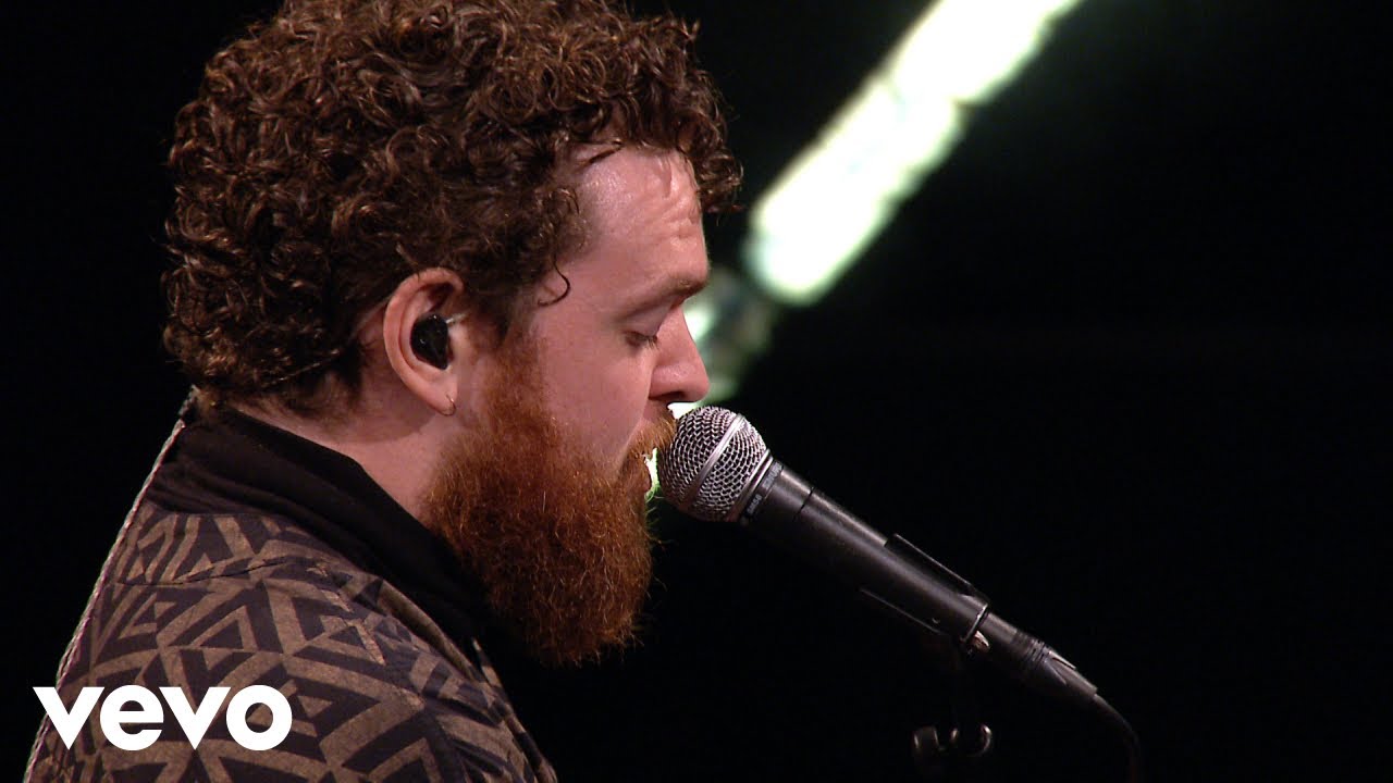 Jack Garratt – Circles in the Live Lounge