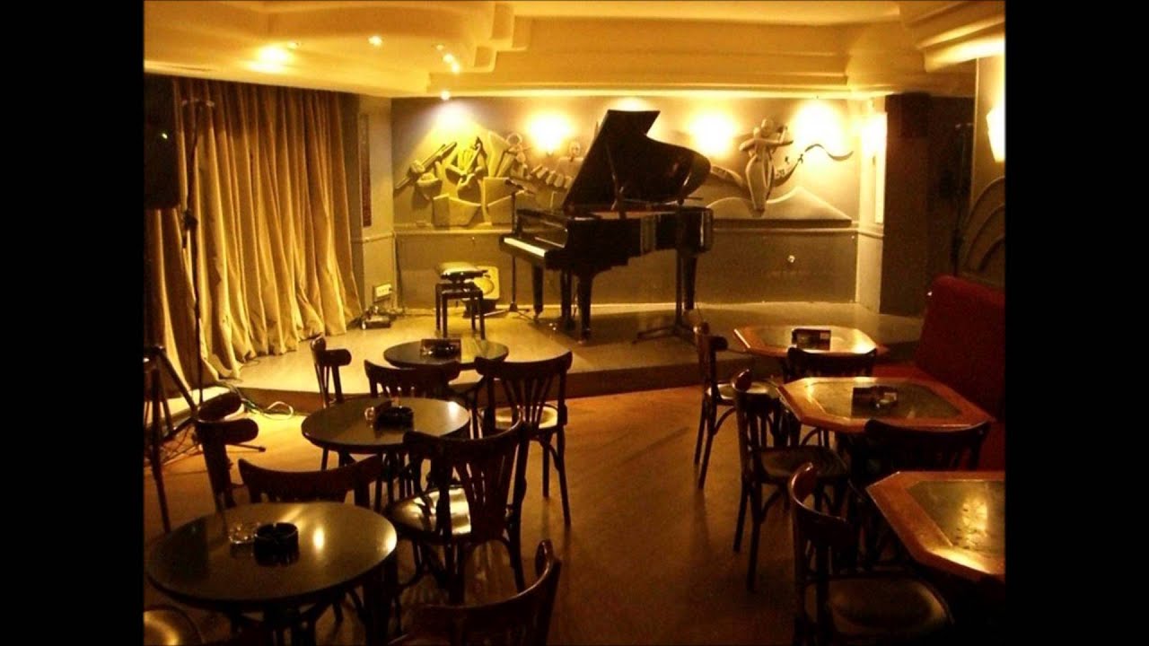 Джаз для кафе и ресторанов. Джаз бар кабаре Москва. Музыкальное кафе. Сцена в ресторане. Джаз кафе бар.