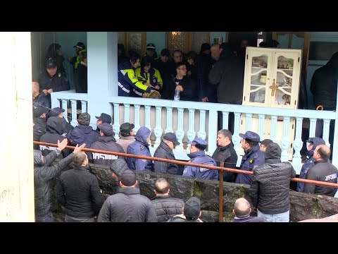 გამოსახლების პროცესი ხმაურის ფონზე