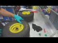 Havetraktor får lappet dæk - på den nemme måde