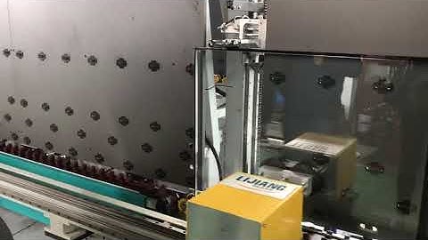 Smart sealing robot for insulating glass processing machine
