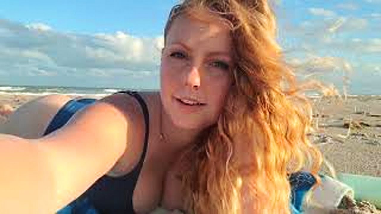 Streamer uses weird angle to adjust camera YouTube