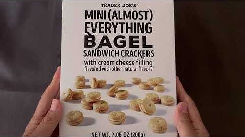 Trader Joe’s Mini ( Almost )Everything Bagel Sandwich Crackers with cream cheese filling トレーダージョーズ
