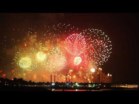 Dubai New Year 2018 Fireworks, Atlantis the Palm