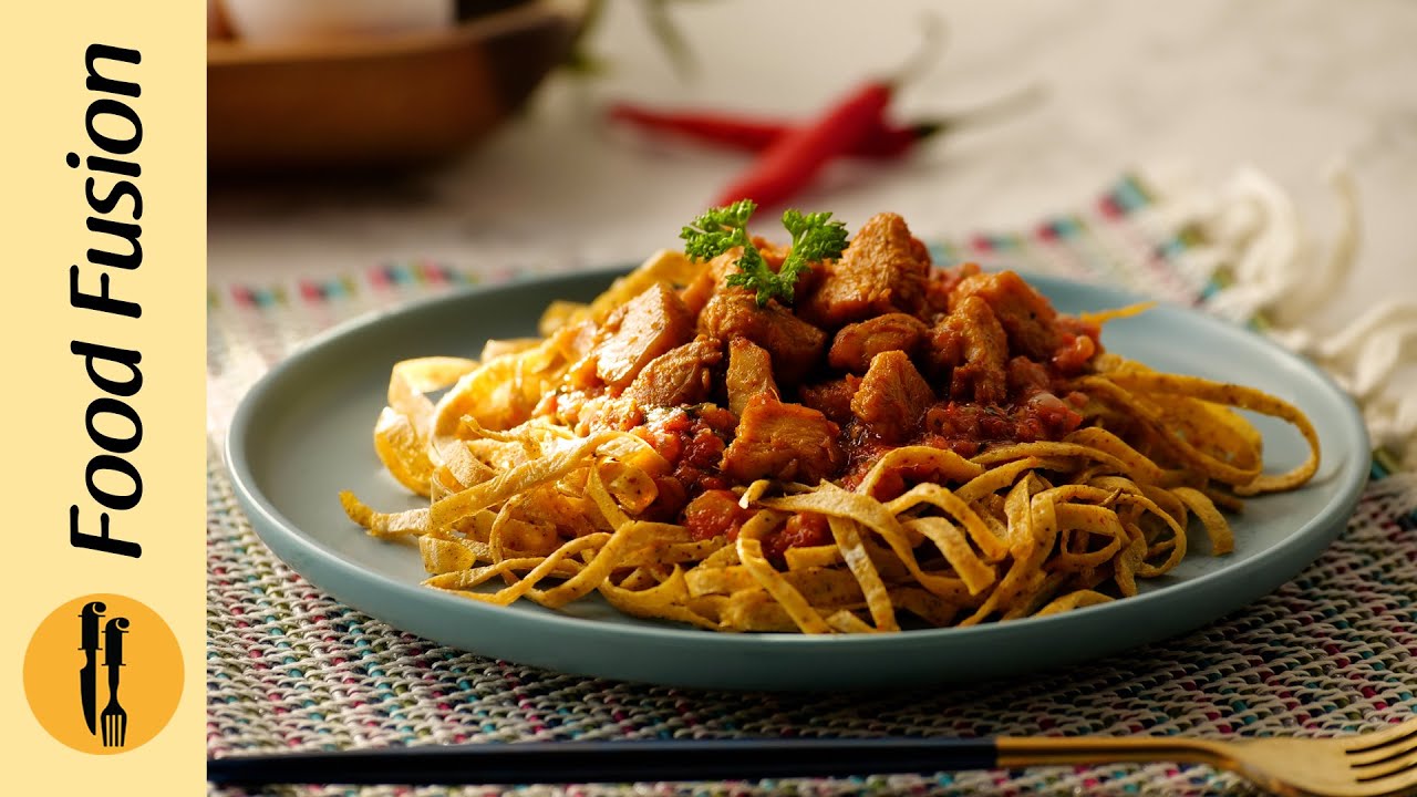 15min Breakfast Recipe Omelette Noodles with Tomato Sauce and Chicken By Food Fusion