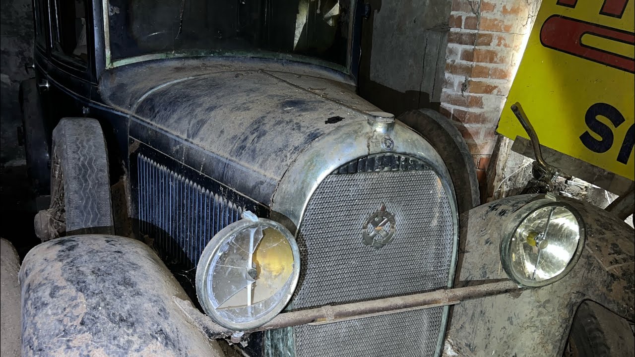 DE MAGNIFIQUES VOITURES D’AVANT GUERRE ABANDONNÉES !!! Hotchkiss, Simca 5, Citroën Traction …