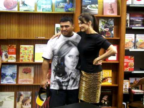 Lynda Carter CD Signing Cherry Hill New Jersey Par...