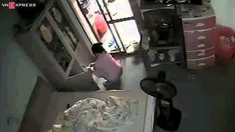 nguoi giup viec lay trom tien cua chu