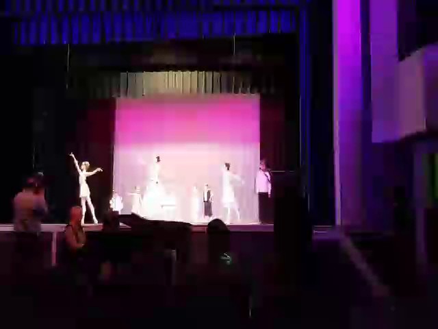 在 YouTube 上觀看「Aiden Malke 7 y.o. with Cleveland Ballet sings Ponchielli/Busch Hello Faddah」 在 YouTube 上觀看「Aiden Malke 7 y.o. with Cleveland Ballet sings Ponchielli/Busch Hello Faddah」