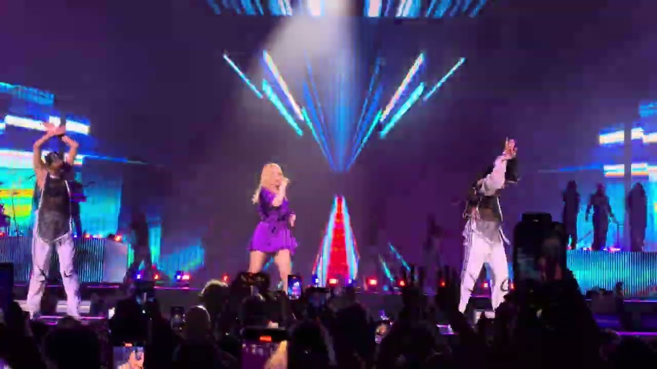 Kylie Minogue - Slow (Live From The Tension Tour, Manchester, 20/05/25)