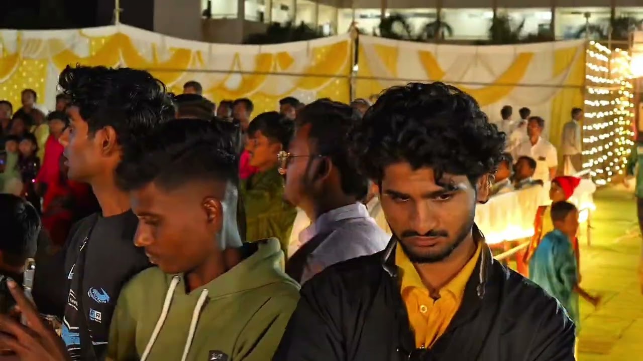 साने गुरुजी आश्रमशाळा स्वप्नभूमी काटगाव ता जि लातूर या ठिकाणी स्नेहसमेलन पुष्पा रिमिक्स गाण्यावरती 