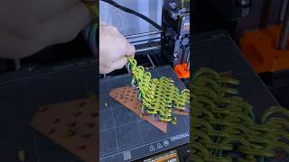 Show No Fear To Failed 3D Prints While Tearing Them