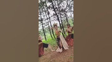 Tari jaipong ala-ala Sandrina