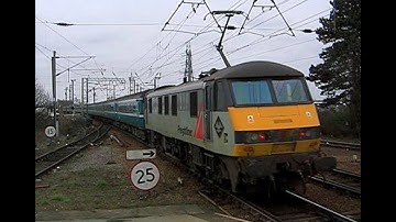 UK: Anglia Class 86 & 90 (Freightliner) worked passenger trains at Manningtree and Colchester