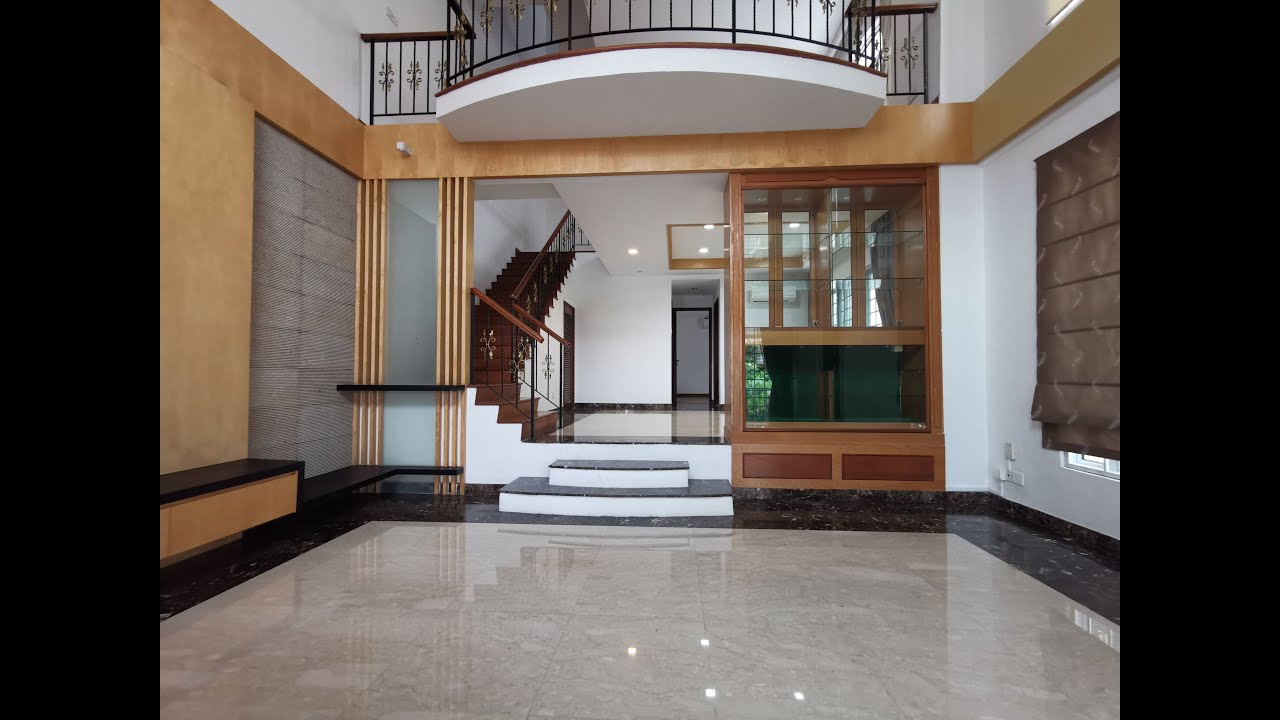 3 Storey Semi-Detached House For Lease