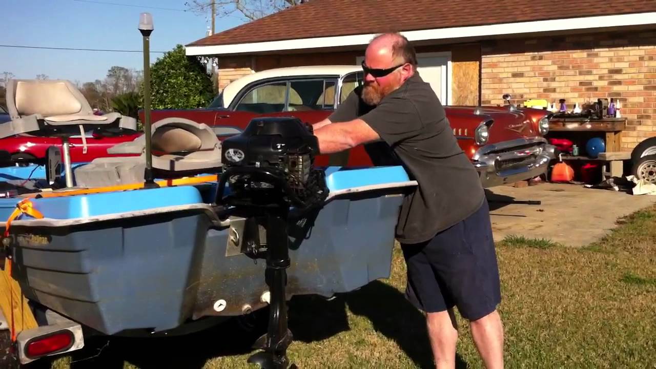 Briggs and stratton 5 Hp outboard - YouTube