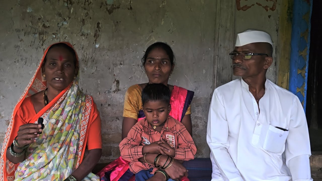 सोन्यासारखी तीन मुलं सोडून नवरा दुसऱ्या बाई सोबत पळून गेला.सासू सासरे मात्र सुनेच्या मागे खंबीर उभे.