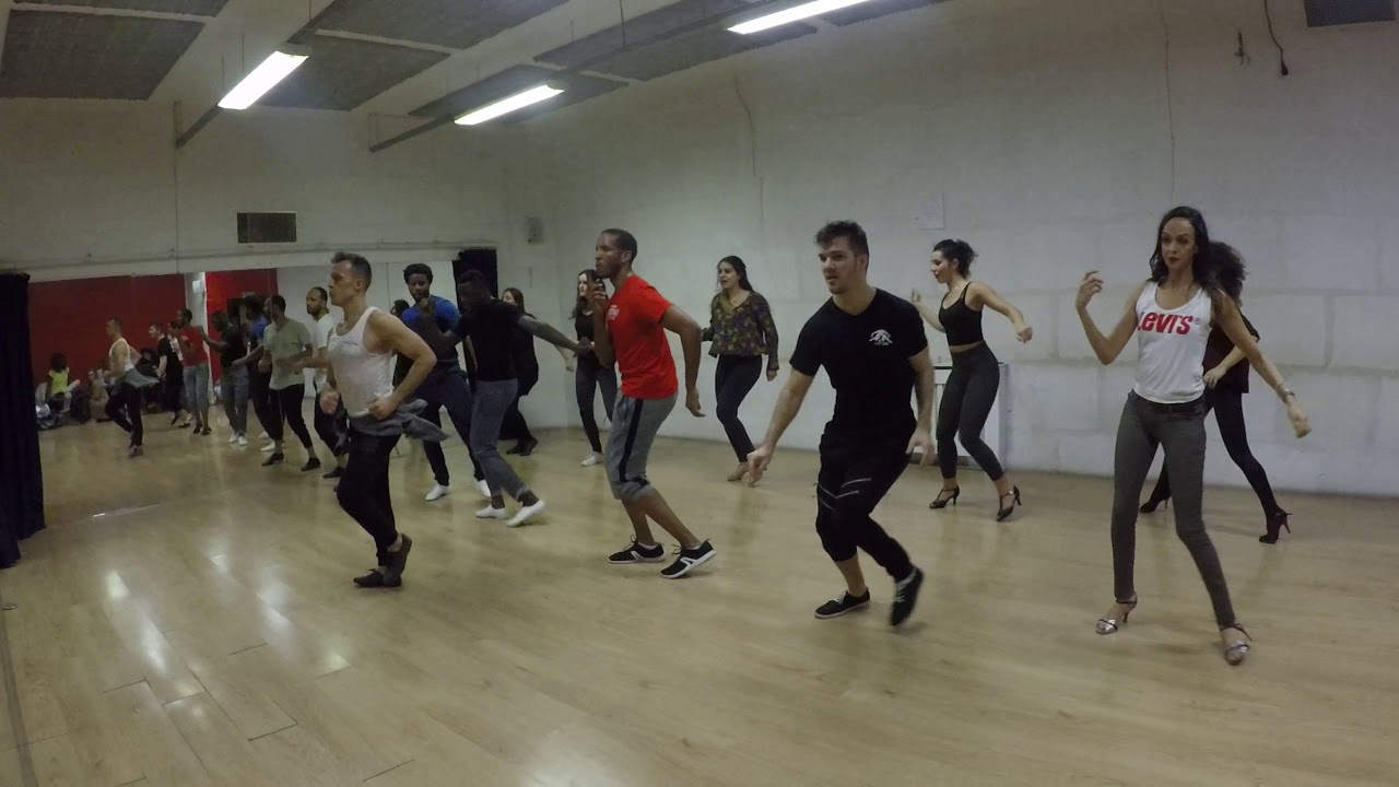 Cours de Danse Salsa Shines à SalsaNueva Paris by Julien Cogordan YouTube