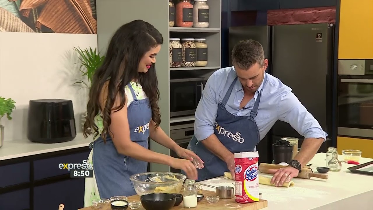 Recipe: Kleicha served with Hibiscus Tea (GOLDEN CLOUD)