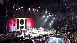 Video thumbnail of "Pearl Jam Yellow Leadbetter Montreal 2011"