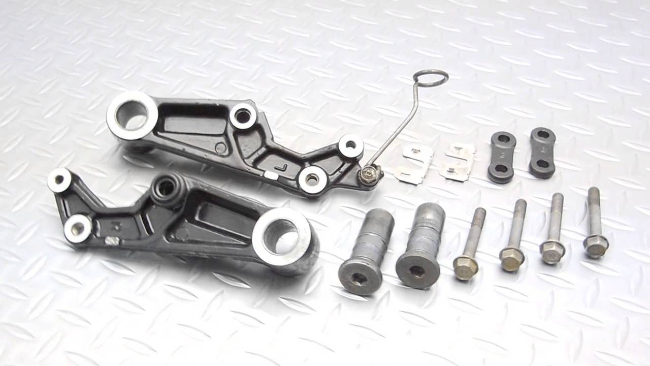 CB750F RC04 純正フロントブレーキ キャリパーサポートはこんな感じ