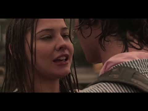 Jhon B y Sarah primer beso en el muelle | Outer Banks Netflix S1E4