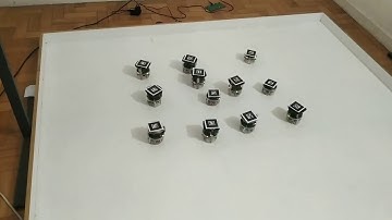 Positioning e-pucks to start running topology algorithms over Topology 2