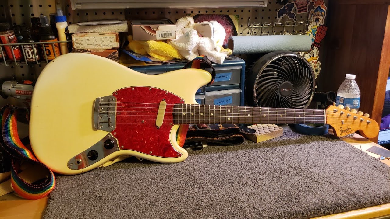 1966 Fender Musicmaster II Demo